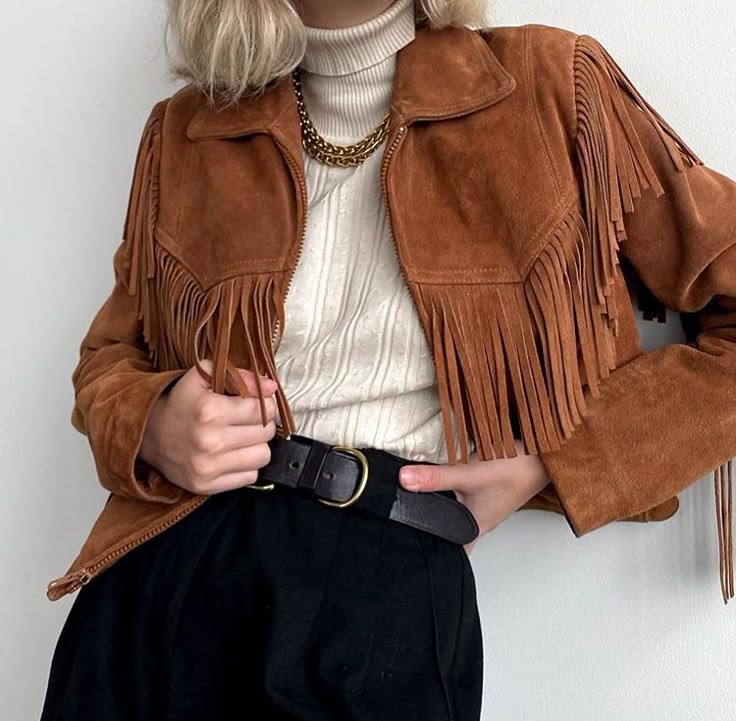Jaqueta de camurça com franjas no estilo boho western para o inverno