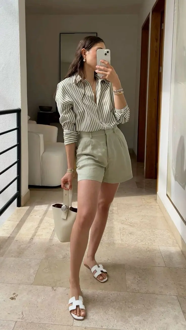 Look moderno com sandália Off-white