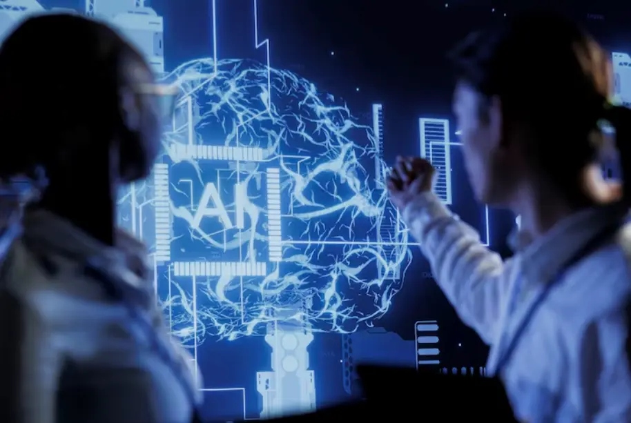 Profissional analisa o impacto da inteligência artificial no cuidado à saúde mental, com foco em riscos como a falta de empatia.
