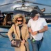 Estilo Odete Roitman: veja os valores dos looks icônicos e onde encontrá-los 12 Cena de Odete Roitman chegando em um helicóptero com uma bolsa Valentino de R$ 25 mil na novela 'Vale Tudo'.