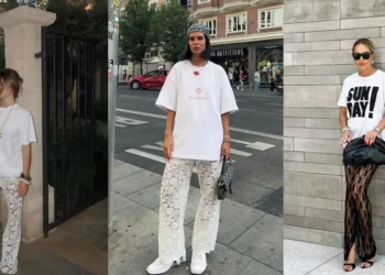 Calça de renda: 8 ideias nada óbvias para brilhar em qualquer evento 14 Mulheres usando calças de renda brancas em looks de estilo casual e elegante, com camiseta branca e acessórios sofisticados.